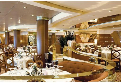 Otra vista de los acogedores restaurantes del MSC Musica
